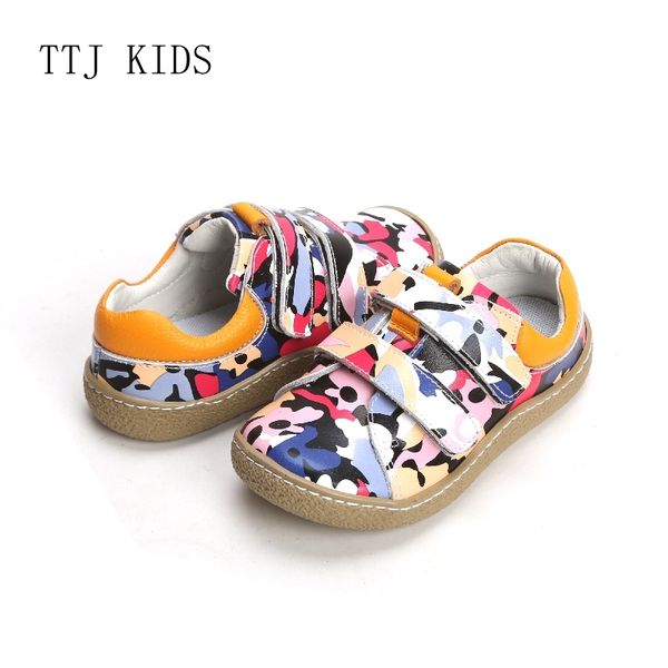 copodenieve brand fashion fabric stitching kids children shoes for boys and girls 2019 spring barefoot sneakers 1007, Black;red
copodenieve brand fashion fabric stitching kids children shoes for boys and girls 2019 spring barefoot sneakers 1007, Black;red