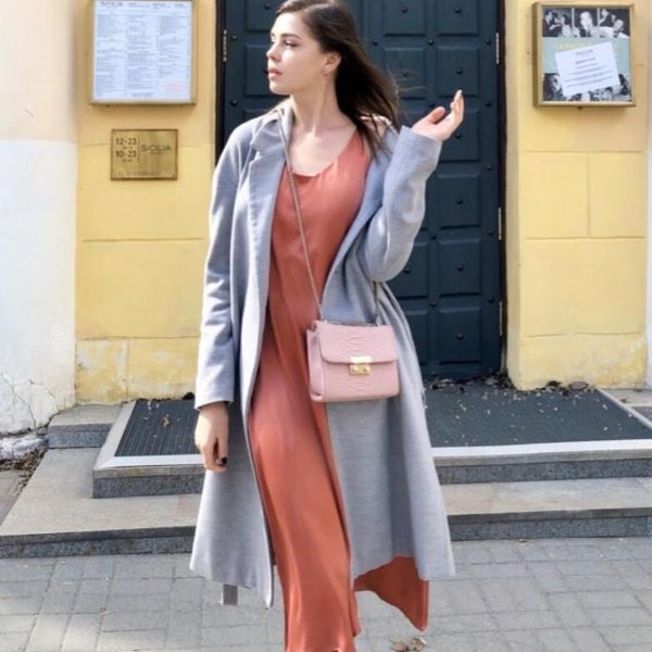2020 women long maxi dresses spring summer women satin dress party luxury shiny sundress imitation silk dress, Black;gray
2020 women long maxi dresses spring summer women satin dress party luxury shiny sundress imitation silk dress, Black;gray