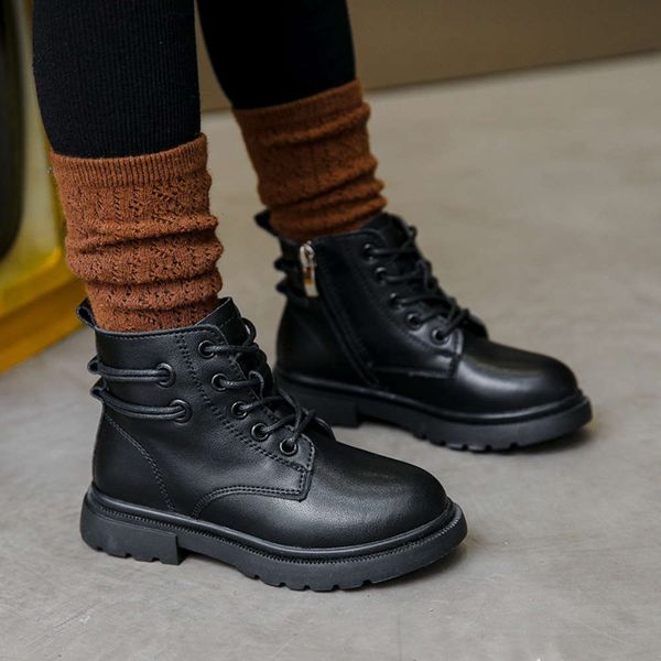 autumn children's martin and winter 2020 girls' warm cotton sho korean anti slip student leather boots, Black;red 
autumn children's martin and winter 2020 girls' warm cotton sho korean anti slip student leather boots, Black;red