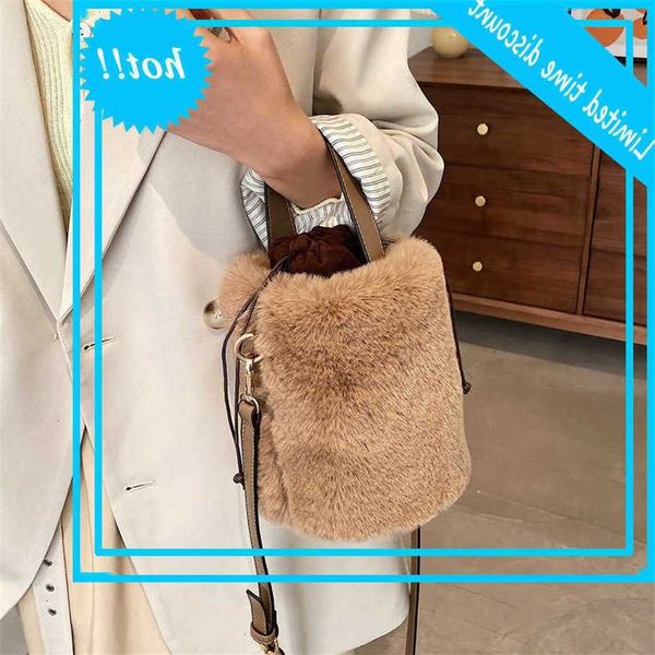 winter pluche mode small emmer tas luipaard crossbody bags for casual shoulder handbags women 2021
winter pluche mode small emmer tas luipaard crossbody bags for casual shoulder handbags women 2021