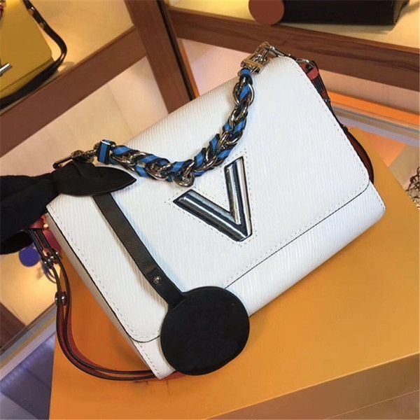 2020 new fashion women rotating button water ripple pattern satchel chain bags real leather crossbody shoulder bag purse messenger handbag
2020 new fashion women rotating button water ripple pattern satchel chain bags real leather crossbody shoulder bag purse messenger handbag