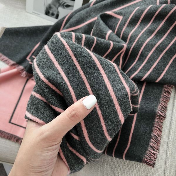 autumn and winter new european and american new cashmere scarf woman thickened shawl tassels to keep warm versatile double-sided, Blue;gray
autumn and winter new european and american new cashmere scarf woman thickened shawl tassels to keep warm versatile double-sided, Blue;gray