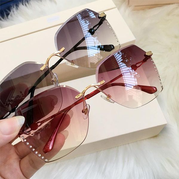 sunglasses diamond rimless transparent trimming women fashion 2021 gradual light uv protection, White;black
sunglasses diamond rimless transparent trimming women fashion 2021 gradual light uv protection, White;black