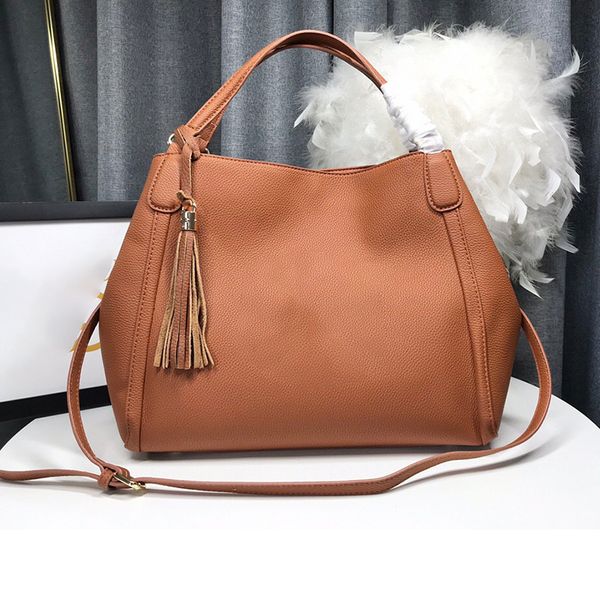 luxurys fashion shoulder bags large designers bags lether decoration 3 colours interior zipper pocket luxurys designers bags handbags
luxurys fashion shoulder bags large designers bags lether decoration 3 colours interior zipper pocket luxurys designers bags handbags