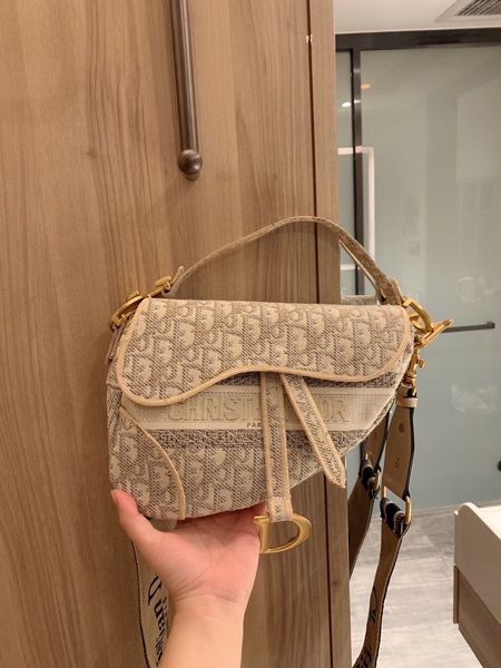 2020 fashion women handbags ladies design solid color alphabet embroidery bracelet wallet leather chain bag crossbody bags g291, White
2020 fashion women handbags ladies design solid color alphabet embroidery bracelet wallet leather chain bag crossbody bags g291, White