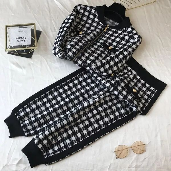 2021 new autumn winter knit pant 2piece women vintage button plover plaid ziipper knitted cardigans+lante pants 2pcs set tracksuits, Black;gray
2021 new autumn winter knit pant 2piece women vintage button plover plaid ziipper knitted cardigans+lante pants 2pcs set tracksuits, Black;gray