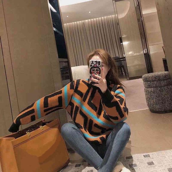 trend designer girly temperament double f striped jacquard sweater fashionable loose wild ff letter, White;black
trend designer girly temperament double f striped jacquard sweater fashionable loose wild ff letter, White;black