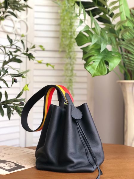 wholesale black evercolor leather design bag17cm with fully handmade wax stitching fast delivery contact for details
wholesale black evercolor leather design bag17cm with fully handmade wax stitching fast delivery contact for details