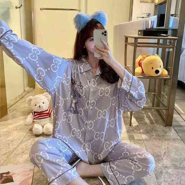2022 factory wholesale new model net red pajamas, women's spring and autumn cardigan, sweet students, long sleeves, lovely cartoon, can, Black;red 
2022 factory wholesale new model net red pajamas, women's spring and autumn cardigan, sweet students, long sleeves, lovely cartoon, can, Black;red