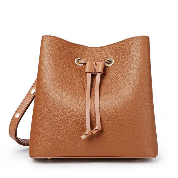 2020 new women bucket bags lady cowhide genuine leather shoulder messenger bags female simple fashion casual string-opening
2020 new women bucket bags lady cowhide genuine leather shoulder messenger bags female simple fashion casual string-opening