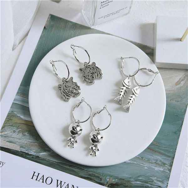 punk heart tiger circle drop earrings for women retro fishbone round alien pendant earring female simple jewelry1, Silver
punk heart tiger circle drop earrings for women retro fishbone round alien pendant earring female simple jewelry1, Silver