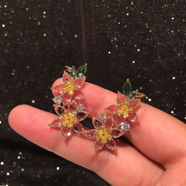 transparent petal earring network celebrity fairy temperament small 925 silver needle green lateral ear bone ear clip ear nail
transparent petal earring network celebrity fairy temperament small 925 silver needle green lateral ear bone ear clip ear nail