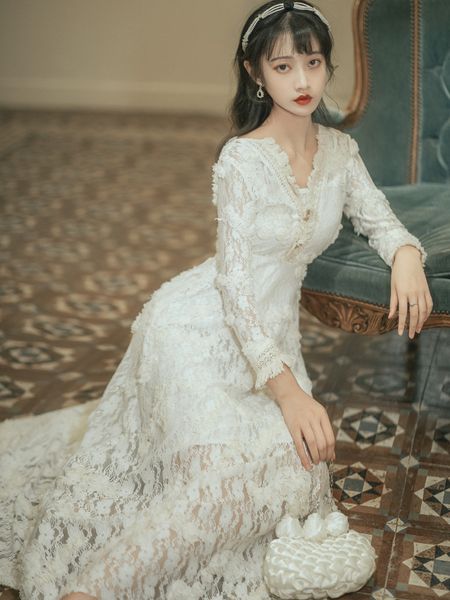 elegant white lace dressed as woman a sleeveless sleeve with v-cleavage of vintage evening gowns birthday party ylh4, Black;gray
elegant white lace dressed as woman a sleeveless sleeve with v-cleavage of vintage evening gowns birthday party ylh4, Black;gray