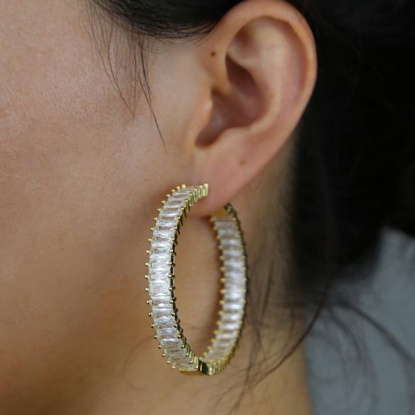 hoop & huggie 2021 summer fashion jewelry 5a cubic zirconia iced out baguette bling cz 50mm big earrings women, Golden;silver
hoop & huggie 2021 summer fashion jewelry 5a cubic zirconia iced out baguette bling cz 50mm big earrings women, Golden;silver