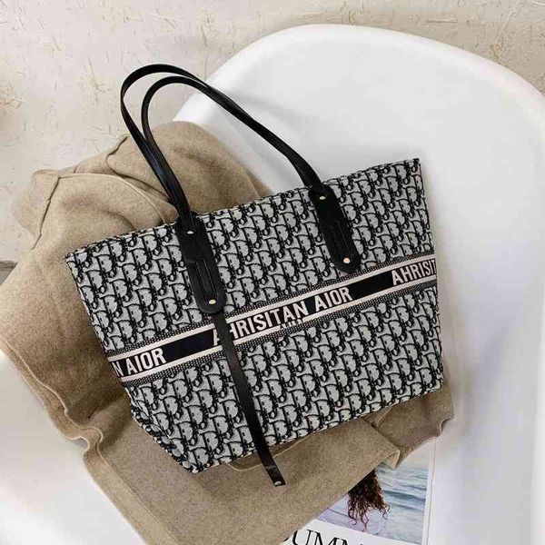 2022 latest handbag factory store special bag network red tot portable simple and practical large capacity single shoulder women's bag
2022 latest handbag factory store special bag network red tot portable simple and practical large capacity single shoulder women's bag