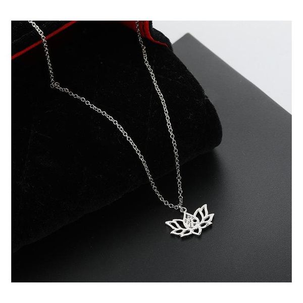 european and american new alloy necklace hollow-out retro lotus necklace street snecklace female whole sqcabz beauty888, Silver
european and american new alloy necklace hollow-out retro lotus necklace street snecklace female whole sqcabz beauty888, Silver