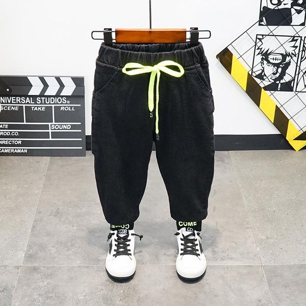 2021 winter new korean baby boys jeans children's letter big pocket elasticated leg velvet thickened jeans toddler cowboy pants, Blue
2021 winter new korean baby boys jeans children's letter big pocket elasticated leg velvet thickened jeans toddler cowboy pants, Blue