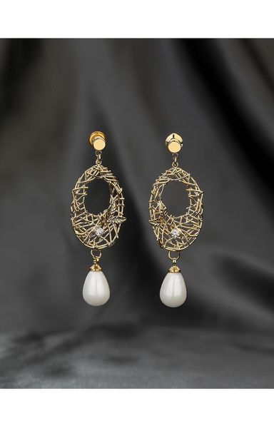 2020 new baroque style sweet imitation diamond and imitation pearl nest and drip earrings sell 068, Golden;silver
2020 new baroque style sweet imitation diamond and imitation pearl nest and drip earrings sell 068, Golden;silver