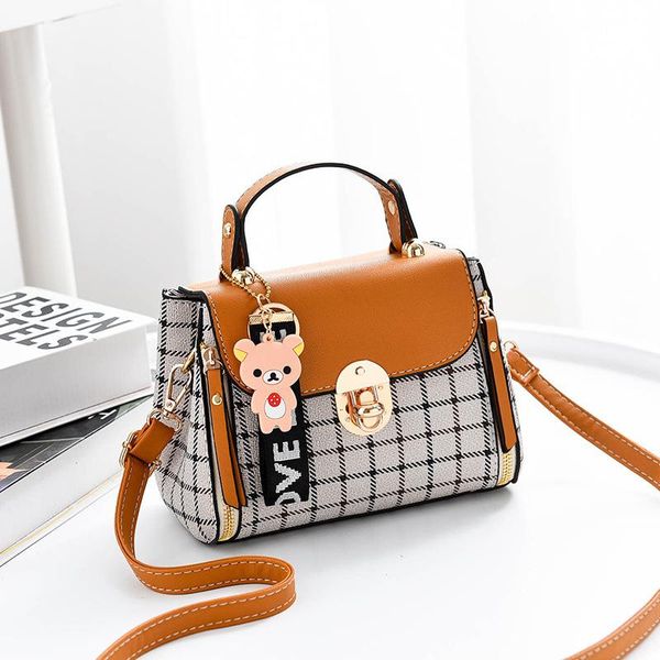 2020 women handbag grid female shoulder bags cartoon decoration pu tote plaid girls' gift purse handbag for women
2020 women handbag grid female shoulder bags cartoon decoration pu tote plaid girls' gift purse handbag for women