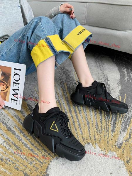 high-quality luxe casual shoes for men and women, thick-soled sneakers, ladies outdoor sports running shoes, exclusive couple catwalk models, Black
high-quality luxe casual shoes for men and women, thick-soled sneakers, ladies outdoor sports running shoes, exclusive couple catwalk models, Black