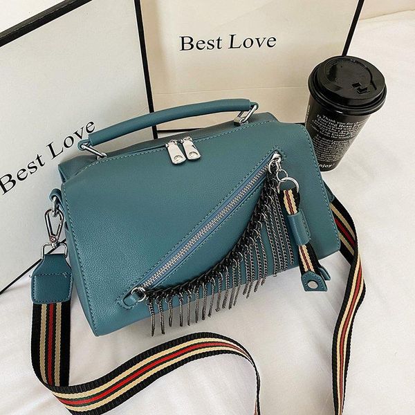 сумка женщин 2020 зимняя мода zip кисточкой дизайнер сумки плеча леди ретро нашивки ремень кожа pu сумка сумка кошелек
сумка женщин 2020 зимняя мода zip кисточкой дизайнер сумки плеча леди ретро нашивки ремень кожа pu сумка сумка кошелек