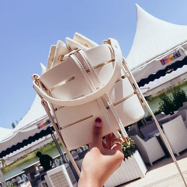 etaill hollow out handle bucket bag for women 2020 luxury shoulder bags drawstring women summer composite messenger bags
etaill hollow out handle bucket bag for women 2020 luxury shoulder bags drawstring women summer composite messenger bags