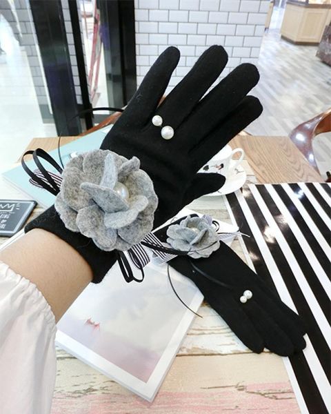 grey woolen cloth flower bow cashmere gloves korean fashion winter warm pearl ring touch screen finger gloves women, Blue;gray
grey woolen cloth flower bow cashmere gloves korean fashion winter warm pearl ring touch screen finger gloves women, Blue;gray