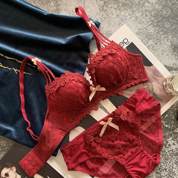 embroidery retro underwear set small gathering flat chest showing large steamed bread bra 4cm thick cup, Red;black
embroidery retro underwear set small gathering flat chest showing large steamed bread bra 4cm thick cup, Red;black