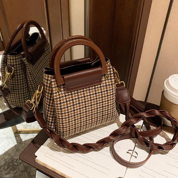 cross body brand original design plover handbag 2021 style tide messenger bag female retro bucket
cross body brand original design plover handbag 2021 style tide messenger bag female retro bucket