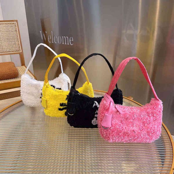 matching box designer women's autumn and winter fashionable western style plush hobo one-shoulder armpit bag size 20*5*13cm
matching box designer women's autumn and winter fashionable western style plush hobo one-shoulder armpit bag size 20*5*13cm