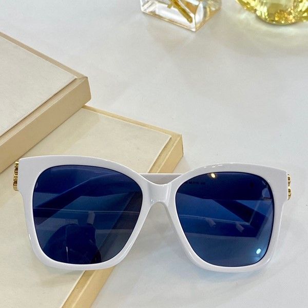 0102 fashionable women surround sunglasses square shaped frame anti ultraviolet lens made of sheet summer style send box, White;black
0102 fashionable women surround sunglasses square shaped frame anti ultraviolet lens made of sheet summer style send box, White;black