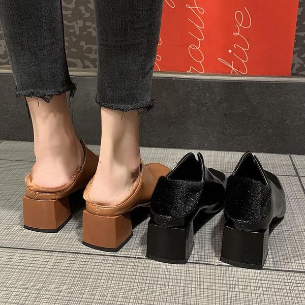 2020 fashion ladies high heels square two wear middle heel high heel pointed casual shoes leather non-slip office women's, Black
2020 fashion ladies high heels square two wear middle heel high heel pointed casual shoes leather non-slip office women's, Black