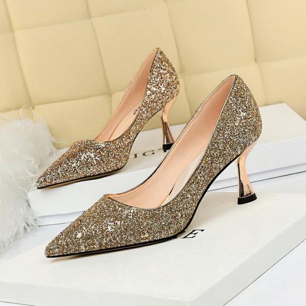 women nightclub pump high heels large size 34-41 43 fashion metal high heels women pointed sequins, Black
women nightclub pump high heels large size 34-41 43 fashion metal high heels women pointed sequins, Black