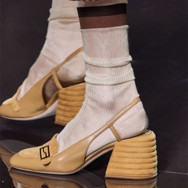 metal buckle shoes slingback block heel 6 cm cut out square toe genuine leather new arrivals pumps office ladies shoes dress lj201112, Black
metal buckle shoes slingback block heel 6 cm cut out square toe genuine leather new arrivals pumps office ladies shoes dress lj201112, Black