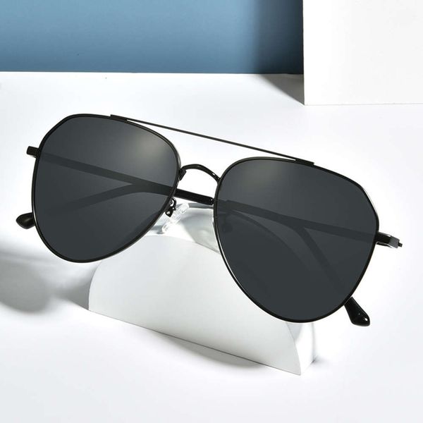 men's driver's glasses polarized and sunglasses women's high definition sunglasses myopia can be equipped with diopter sungla, White;black
men's driver's glasses polarized and sunglasses women's high definition sunglasses myopia can be equipped with diopter sungla, White;black