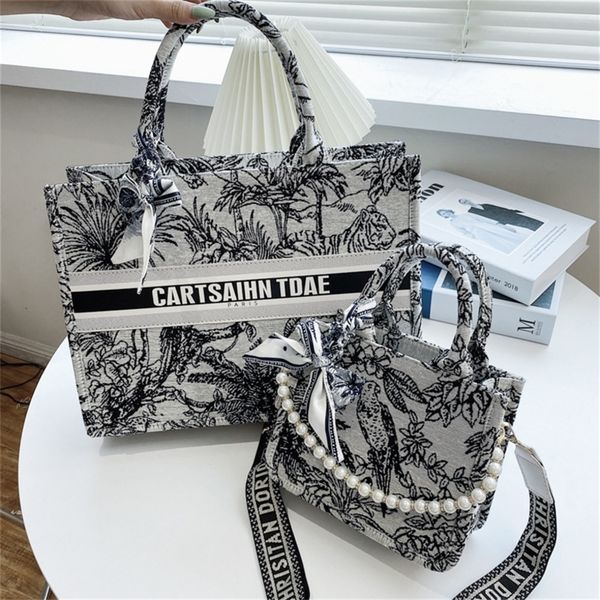 80% off shop clearance women's bag tote pearl chain handbag 2022 new selling embroidered silk scarf single shoulder messenger oil paint
80% off shop clearance women's bag tote pearl chain handbag 2022 new selling embroidered silk scarf single shoulder messenger oil paint