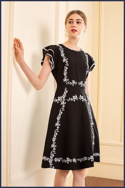 milan runway dress 2019 o neck short sleeve panelled embroidery beading designer dress brand same style dress 052510, Black
milan runway dress 2019 o neck short sleeve panelled embroidery beading designer dress brand same style dress 052510, Black