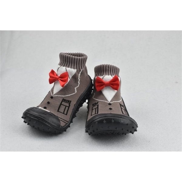 1 pair non-slip floor girl boy newborn child shoes with rubber soles baby sock children soft bottomfashion socks y201009, Pink;yellow
1 pair non-slip floor girl boy newborn child shoes with rubber soles baby sock children soft bottomfashion socks y201009, Pink;yellow