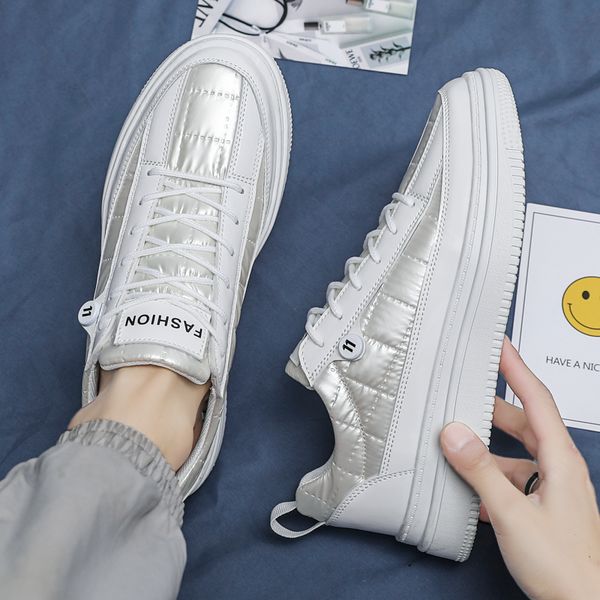 2021 womens mens black white shoes new classic solid color women white sneakers sports trainer shoes 
2021 womens mens black white shoes new classic solid color women white sneakers sports trainer shoes