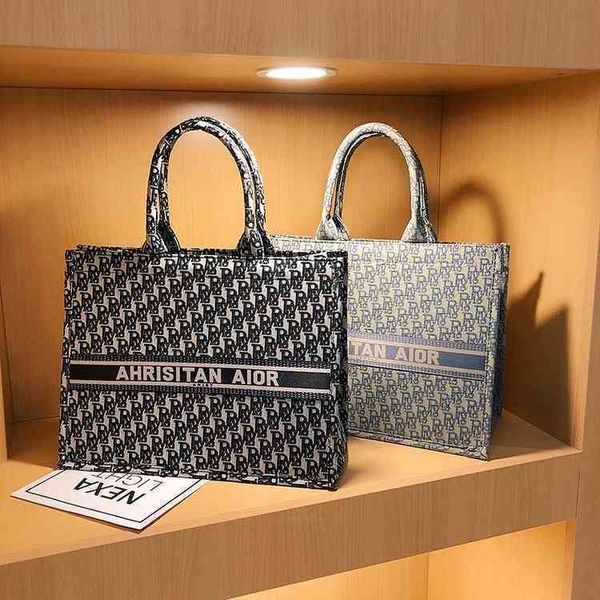 2022 latest models handbag wholesale red same canvas bag women's color contrast large capacity bag
2022 latest models handbag wholesale red same canvas bag women's color contrast large capacity bag