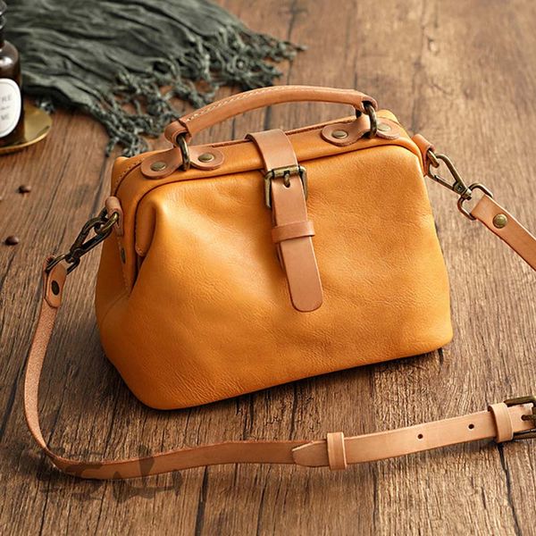 hbp aetoo first layer cowhide handbags, hit color vegetable tanned tree cream leather handbags, portable messenger bag
hbp aetoo first layer cowhide handbags, hit color vegetable tanned tree cream leather handbags, portable messenger bag