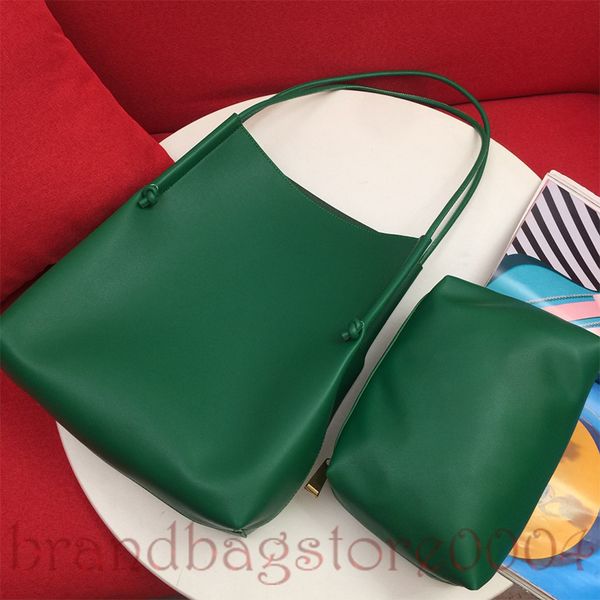 autumn and winter 2021 new niche versatile tote bag single shoulder solid color bucket bag high capacity messenger bag
autumn and winter 2021 new niche versatile tote bag single shoulder solid color bucket bag high capacity messenger bag