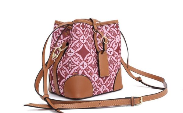 the new tag flower roman pattern embroidery mini bucket portable elbow yellow leather drawstring shoulder shoulder medieval me
the new tag flower roman pattern embroidery mini bucket portable elbow yellow leather drawstring shoulder shoulder medieval me