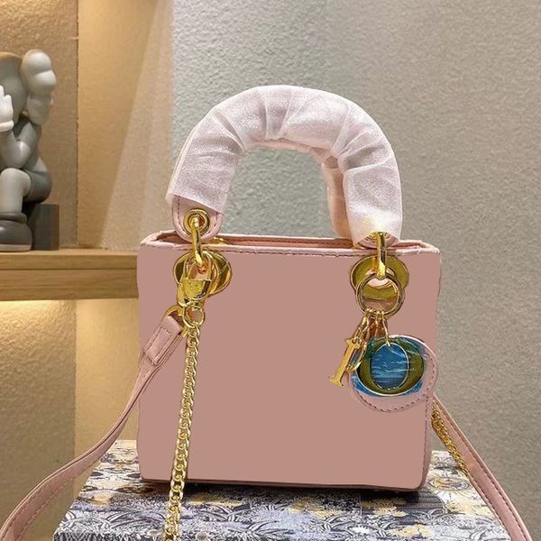 2022designer women handbag totes fashion classic handbag mini cute diana bag hand purse one shoulder messenger bags
2022designer women handbag totes fashion classic handbag mini cute diana bag hand purse one shoulder messenger bags