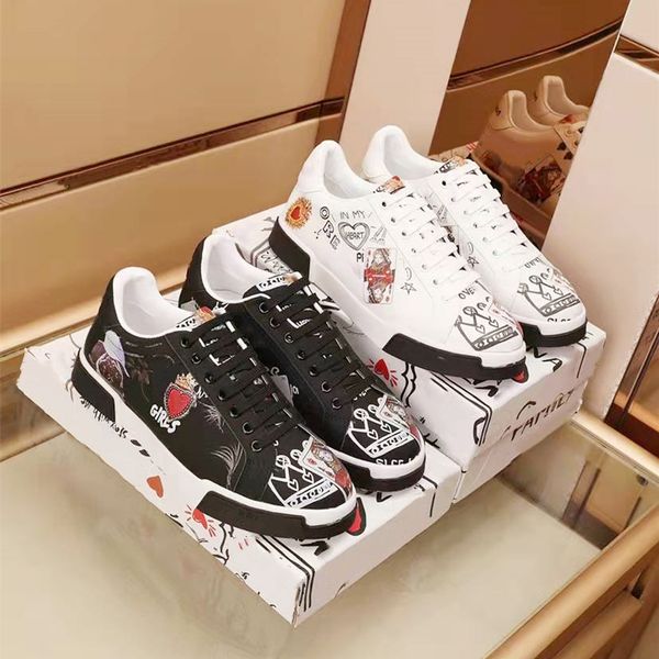 spring summer designer men casual shoes leather exquisite scrawl print pattern flat soled graffiti white skateboard sneakers running sports, Black
spring summer designer men casual shoes leather exquisite scrawl print pattern flat soled graffiti white skateboard sneakers running sports, Black