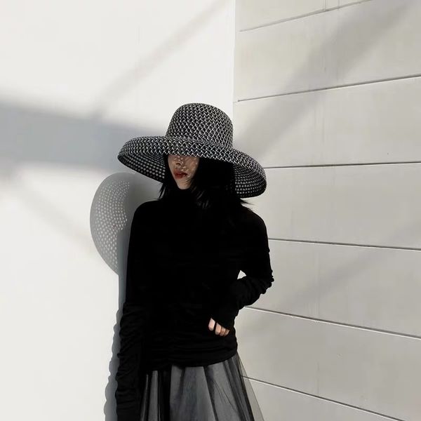 retro round big straw hat ladies sun hats travel holiday visor hats vintage women beach hat black and white wholesale 201015, Blue;gray
retro round big straw hat ladies sun hats travel holiday visor hats vintage women beach hat black and white wholesale 201015, Blue;gray