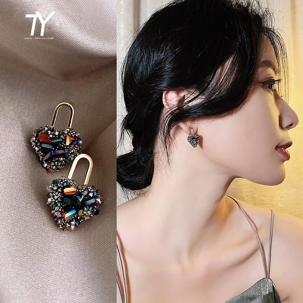 stud 2021 high-end illusion crystal peach heart earrings fashion korean jewelry party female student accessories, Golden;silver
stud 2021 high-end illusion crystal peach heart earrings fashion korean jewelry party female student accessories, Golden;silver