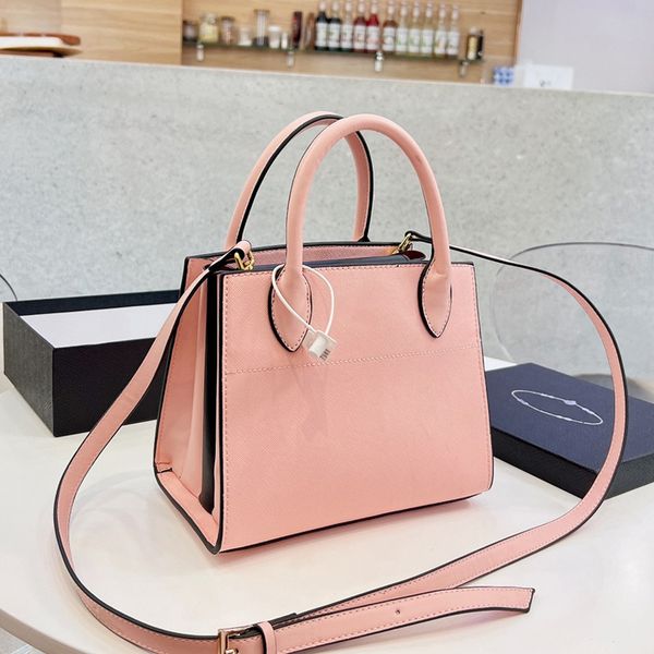 new high qulity designer bag classic womens handbags ladies composite tote genuine leather clutch shoulder bags female purse 007, Red;black
new high qulity designer bag classic womens handbags ladies composite tote genuine leather clutch shoulder bags female purse 007, Red;black