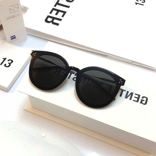 2021 new fashion round gentle sunglasses women vintage jack hi brand designer black green oversized frames shades female uv400, White;black
2021 new fashion round gentle sunglasses women vintage jack hi brand designer black green oversized frames shades female uv400, White;black