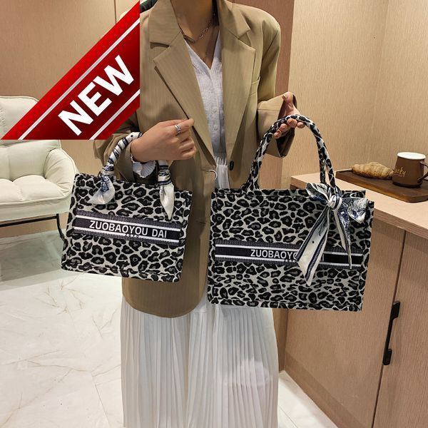 canvas 2022 autumn winter new texture leopard tote bag korean version foreign style hand leisure armpit
canvas 2022 autumn winter new texture leopard tote bag korean version foreign style hand leisure armpit